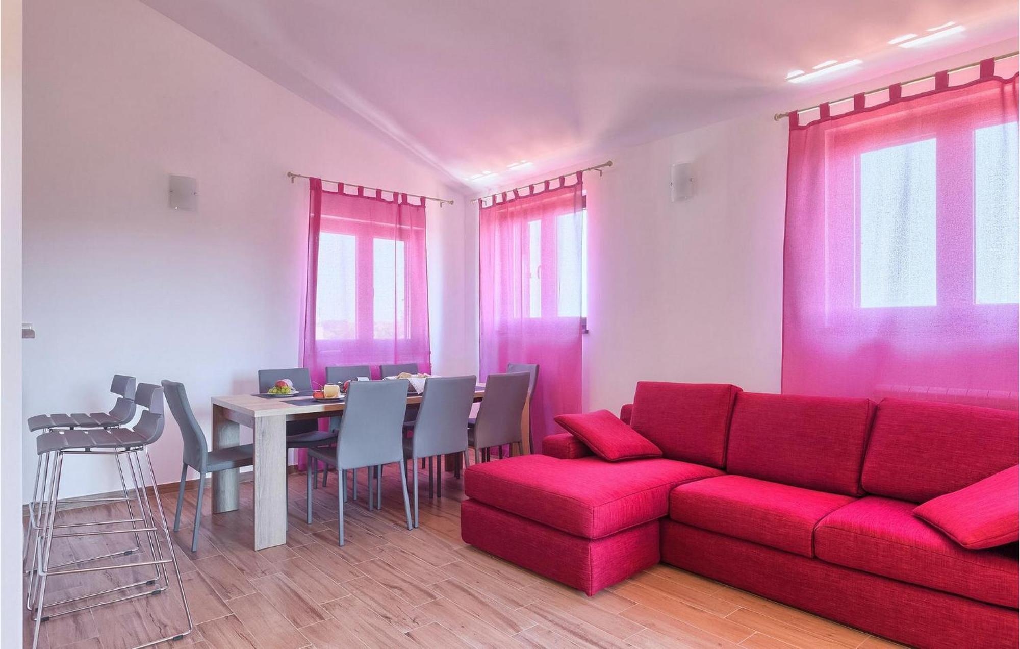 Holiday home Glory *